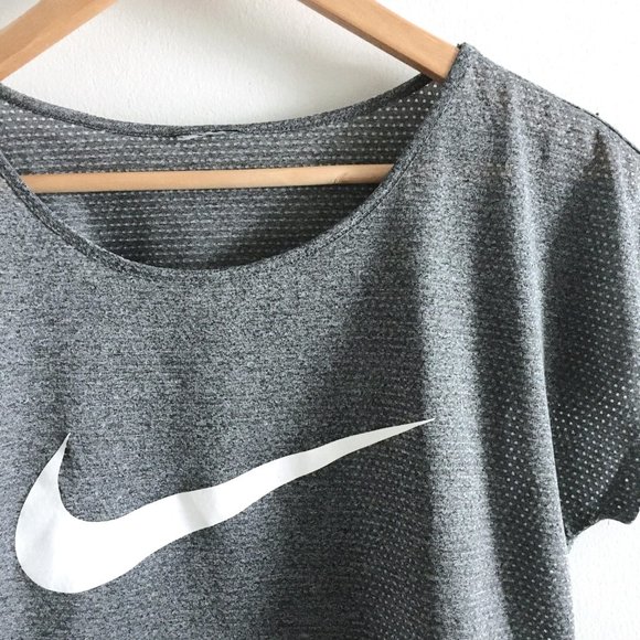 ⚡️SOLD⚡️Nike City Cool Swoosh Running Crop - Small - Picture 4 of 7